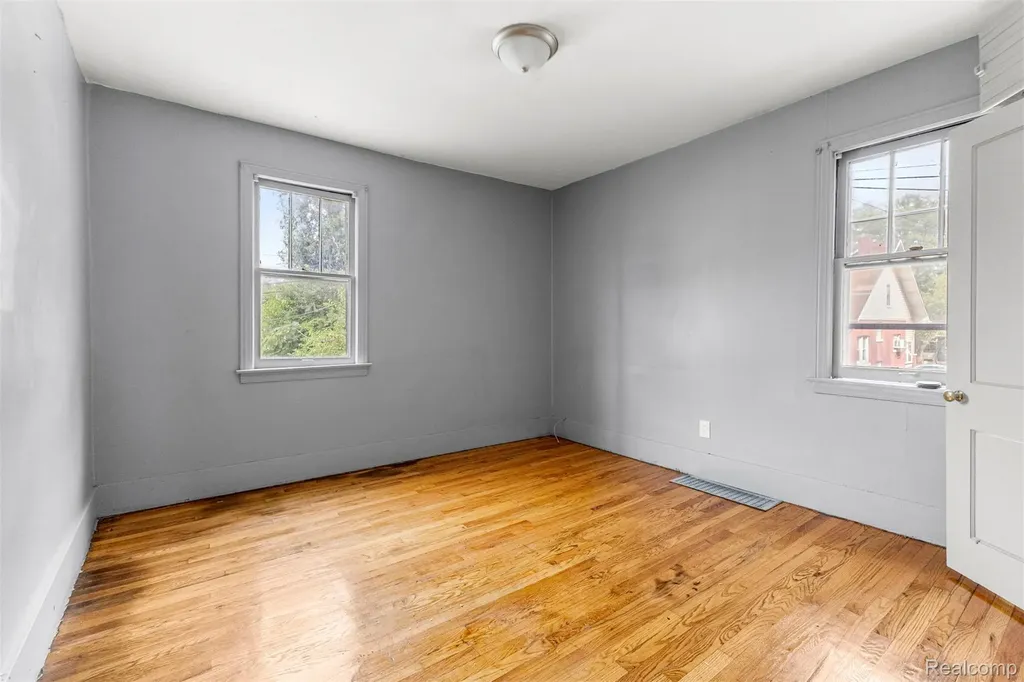 32 W Woodward Street Ecorse City MI 48229