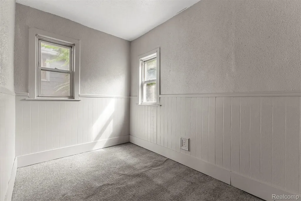 32 W Woodward Street Ecorse City MI 48229