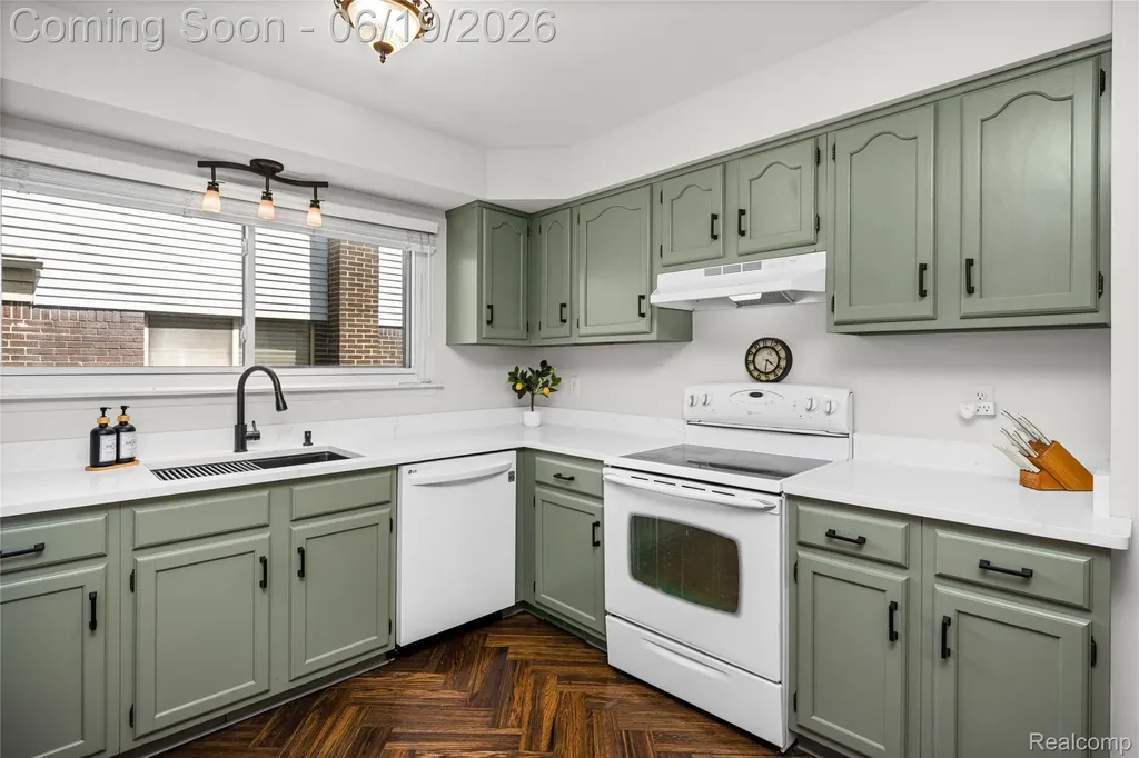 3433 Dobbin Drive Sterling Heights City MI 48310