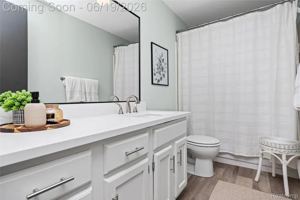 3433 Dobbin Drive Sterling Heights City MI 48310