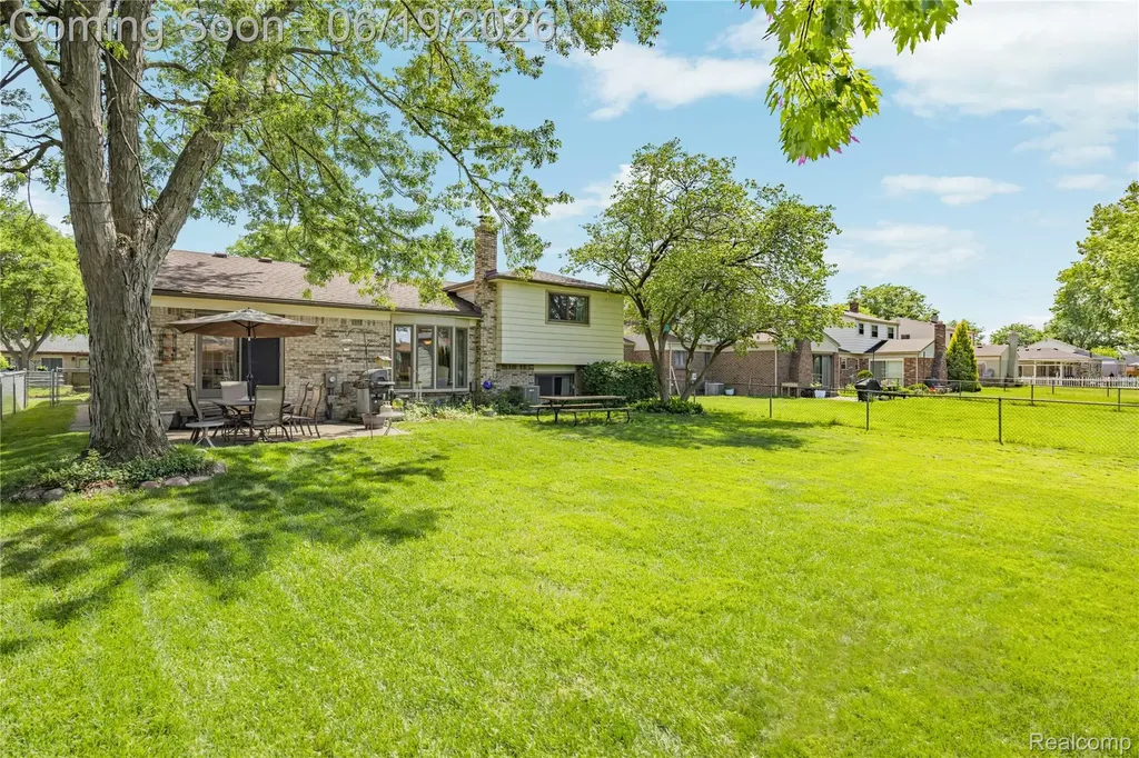 3433 Dobbin Drive Sterling Heights City MI 48310