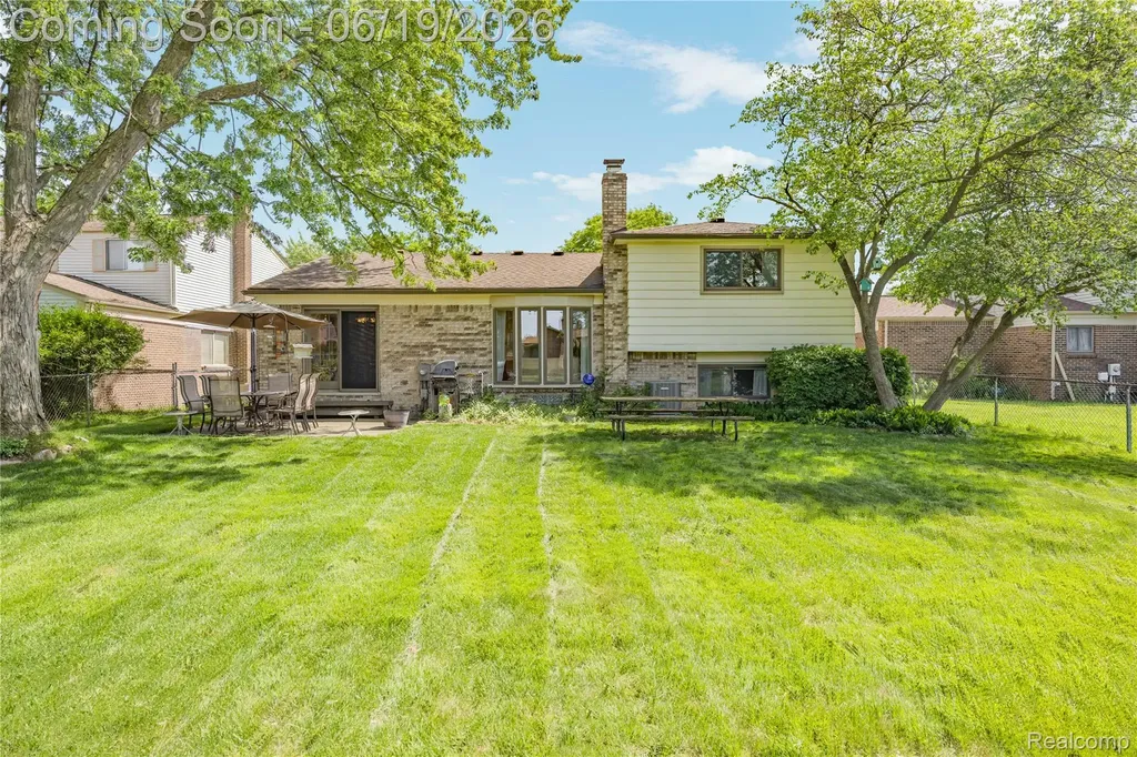 3433 Dobbin Drive Sterling Heights City MI 48310