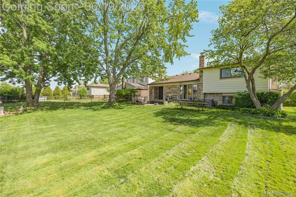 3433 Dobbin Drive Sterling Heights City MI 48310