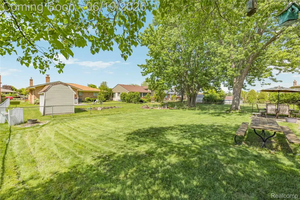 3433 Dobbin Drive Sterling Heights City MI 48310