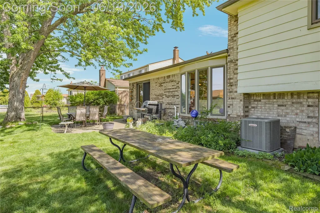 3433 Dobbin Drive Sterling Heights City MI 48310