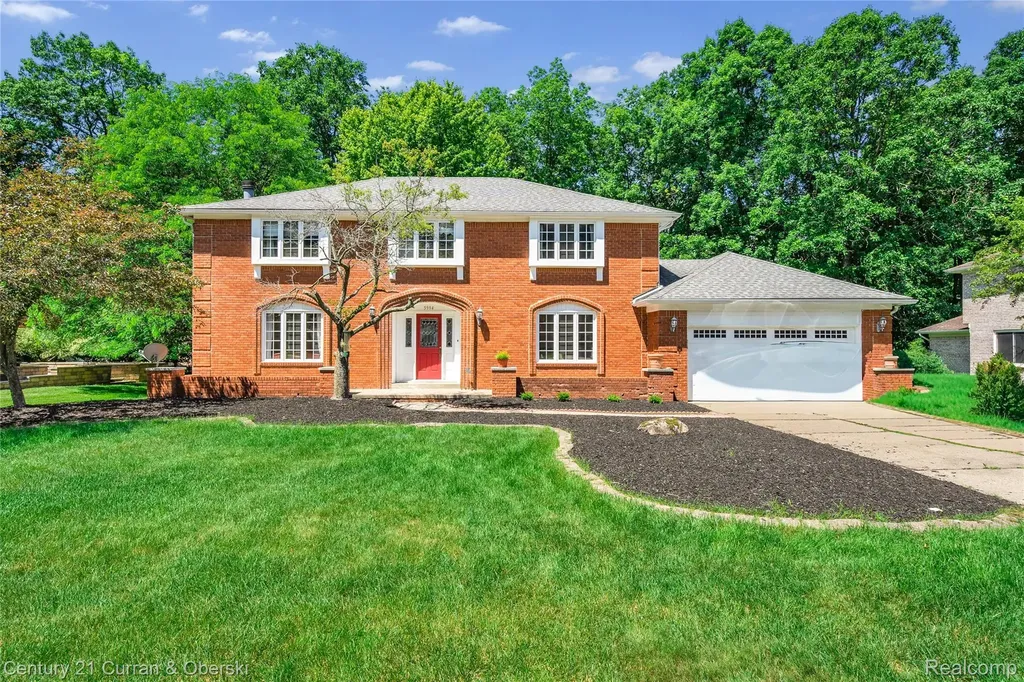 5994 Glen Eagles Drive West Bloomfield Charter Township MI 48323