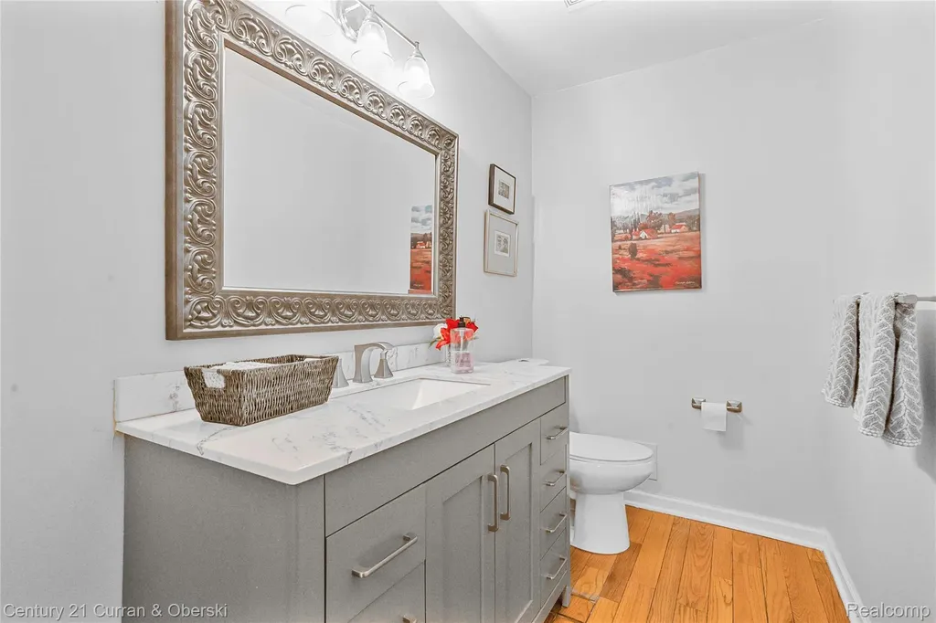 5994 Glen Eagles Drive West Bloomfield Charter Township MI 48323