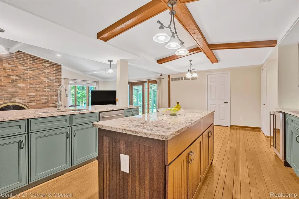 5994 Glen Eagles Drive West Bloomfield Charter Township MI 48323