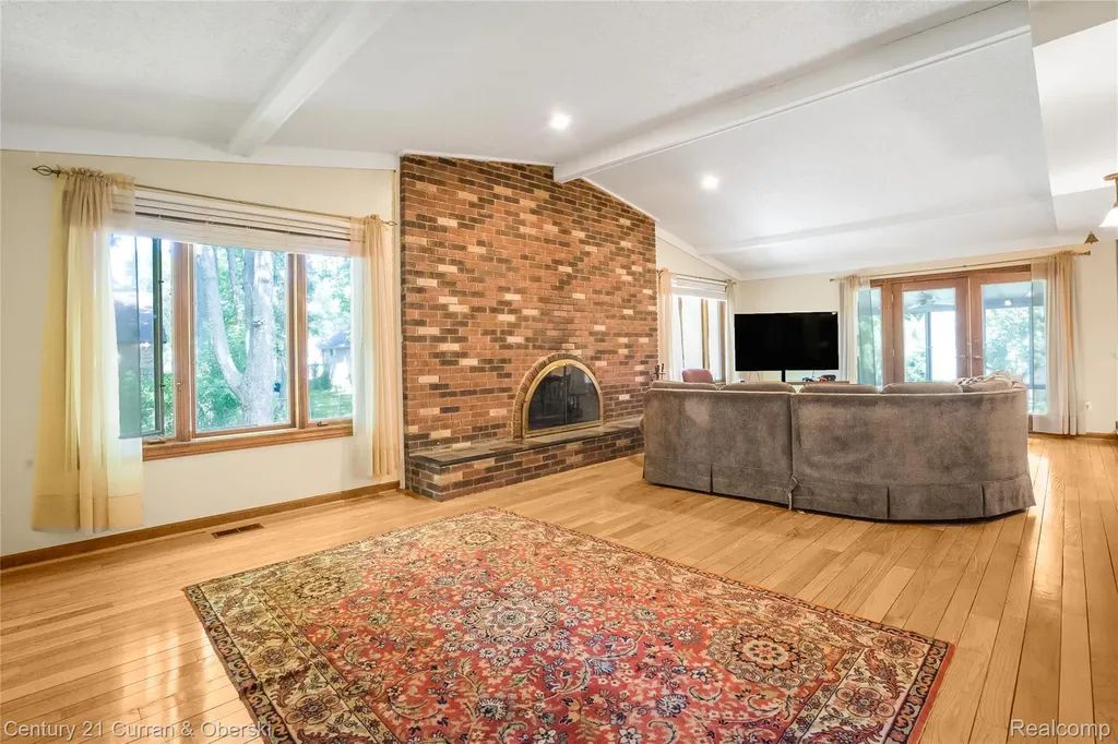 5994 Glen Eagles Drive West Bloomfield Charter Township MI 48323