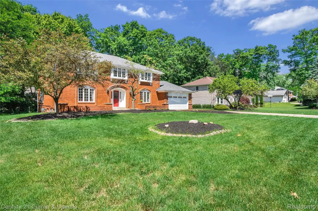 5994 Glen Eagles Drive West Bloomfield Charter Township MI 48323