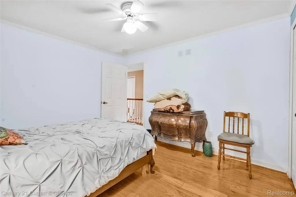 5994 Glen Eagles Drive West Bloomfield Charter Township MI 48323