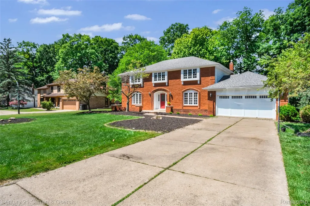 5994 Glen Eagles Drive West Bloomfield Charter Township MI 48323