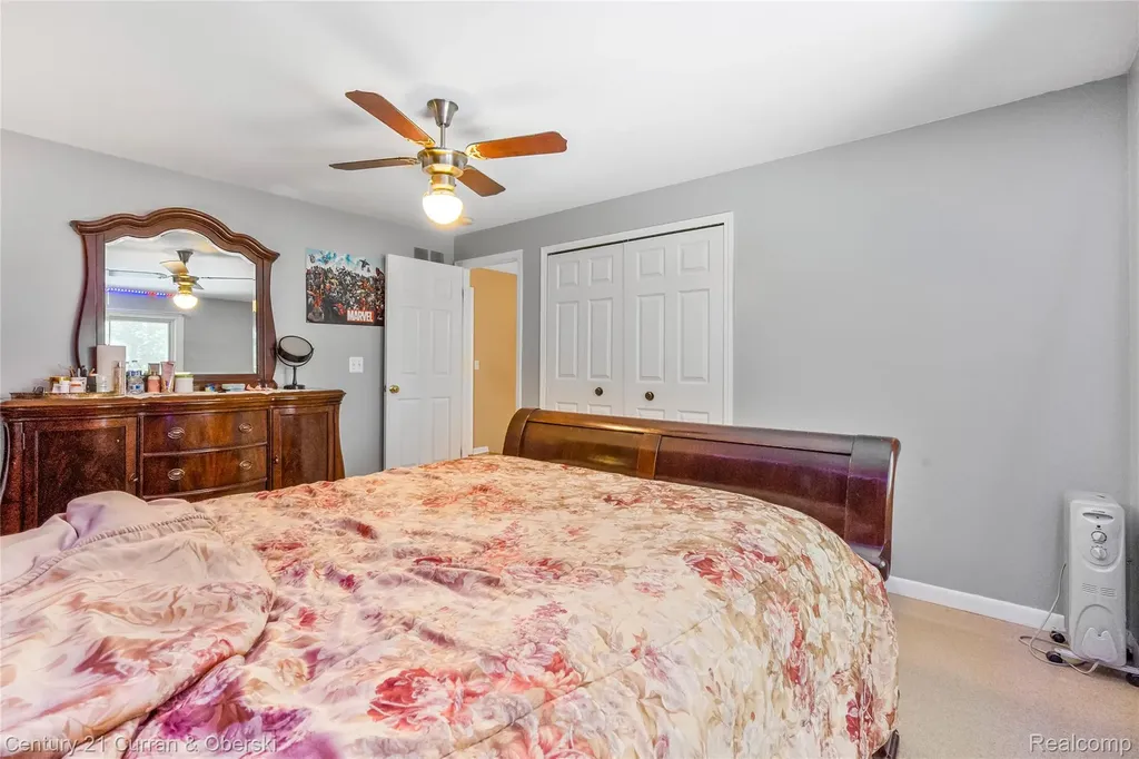 5994 Glen Eagles Drive West Bloomfield Charter Township MI 48323