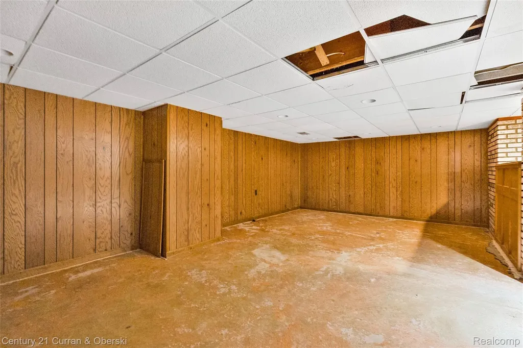 5994 Glen Eagles Drive West Bloomfield Charter Township MI 48323