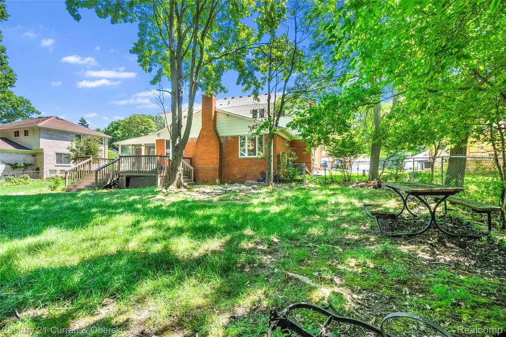 5994 Glen Eagles Drive West Bloomfield Charter Township MI 48323