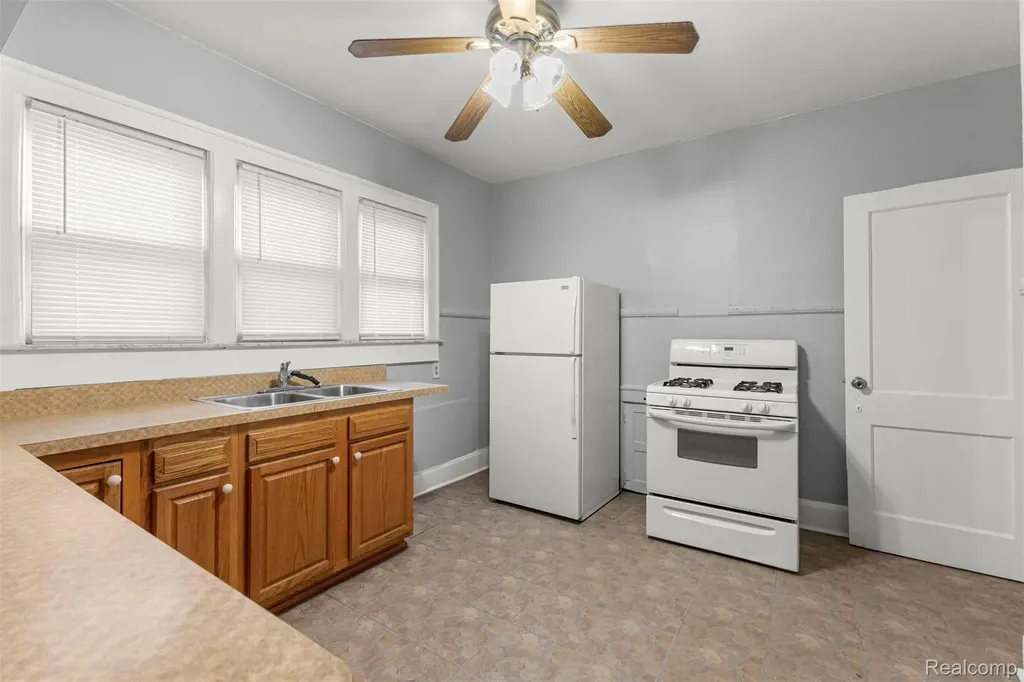 2015 Gladstone Street Detroit City MI 48206