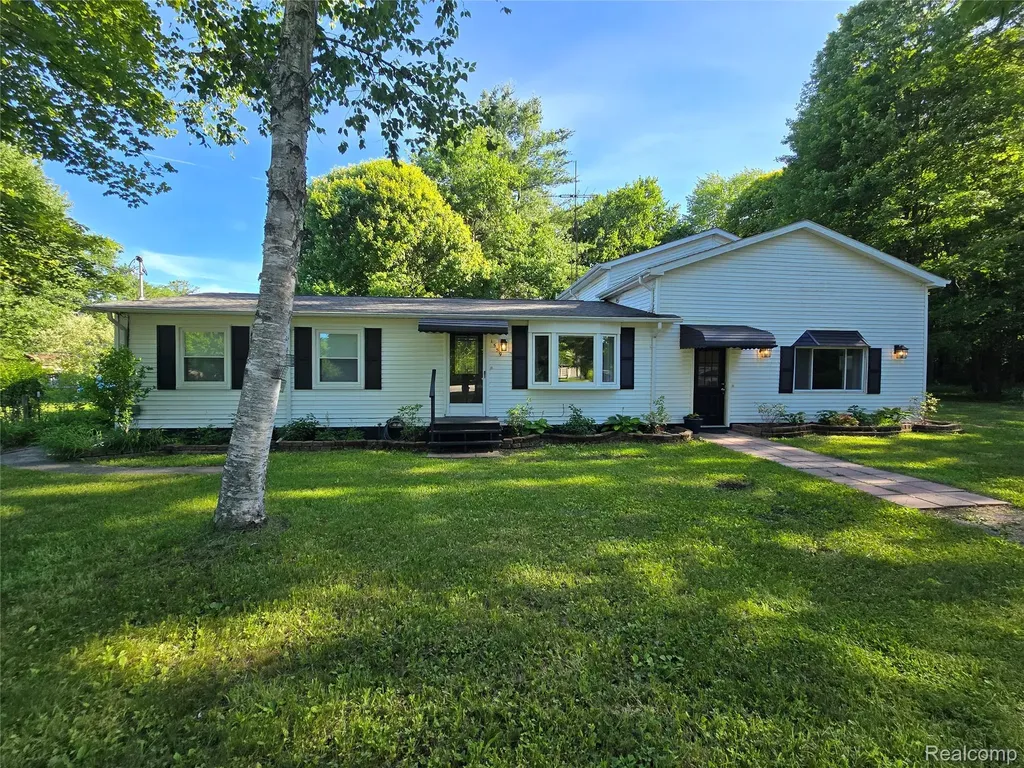 1559 Sturdevant Road Kimball Township MI 48074
