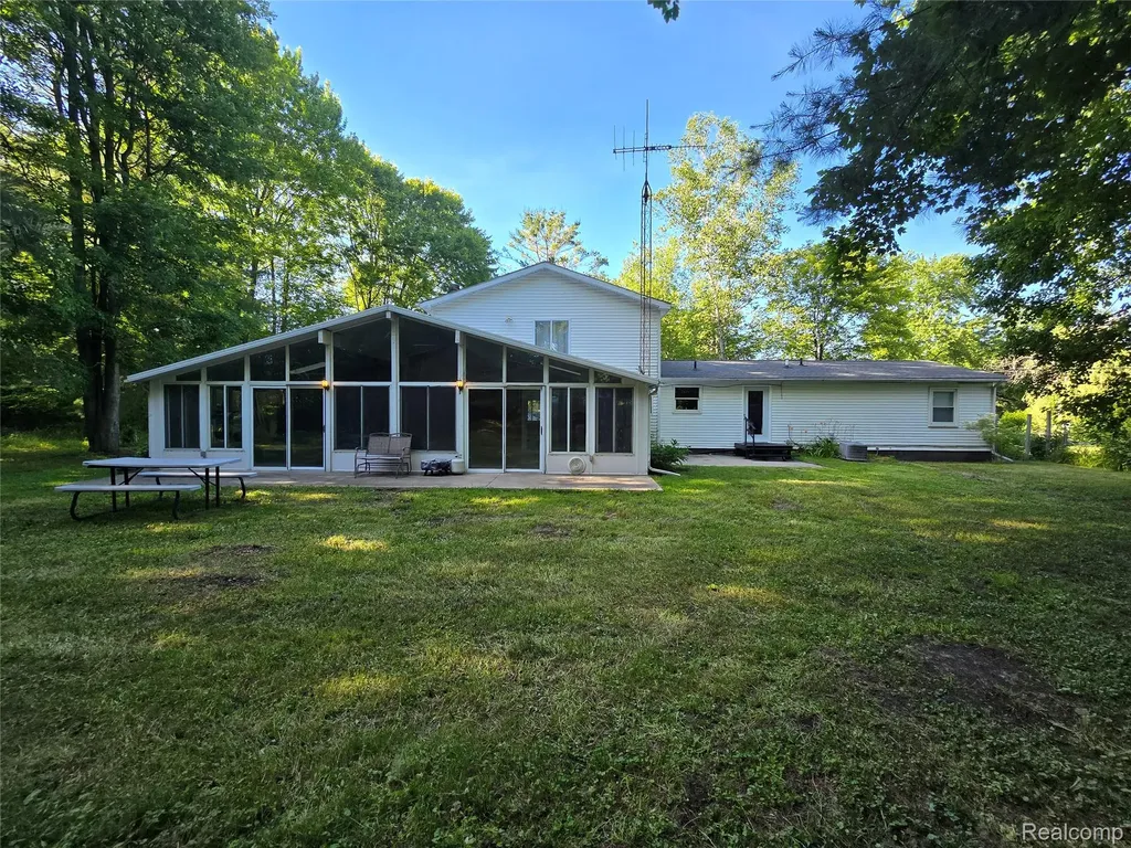 1559 Sturdevant Road Kimball Township MI 48074
