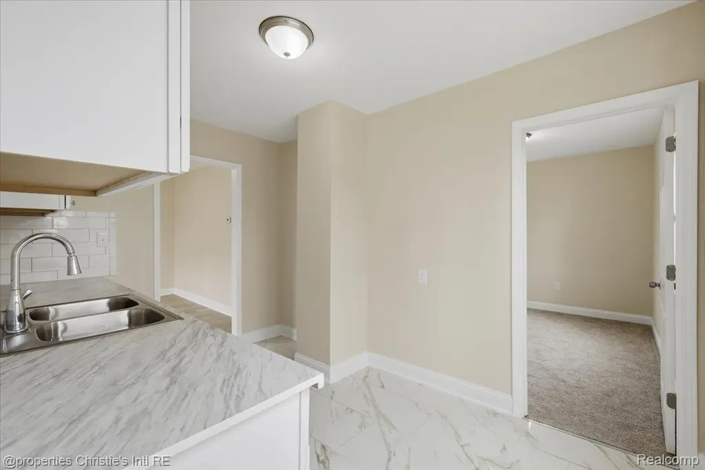 16596 Santa Rosa Drive Detroit City MI 48221