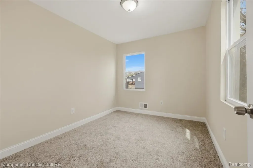 16596 Santa Rosa Drive Detroit City MI 48221