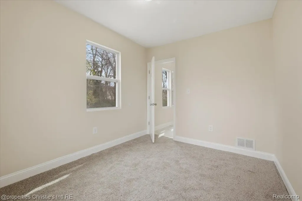 16596 Santa Rosa Drive Detroit City MI 48221