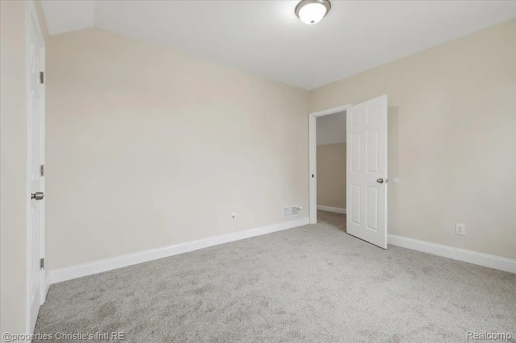 16596 Santa Rosa Drive Detroit City MI 48221
