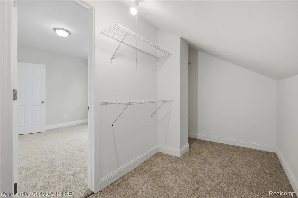 16596 Santa Rosa Drive Detroit City MI 48221