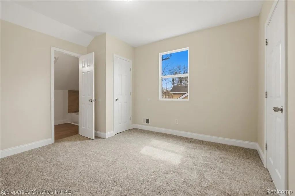 16596 Santa Rosa Drive Detroit City MI 48221