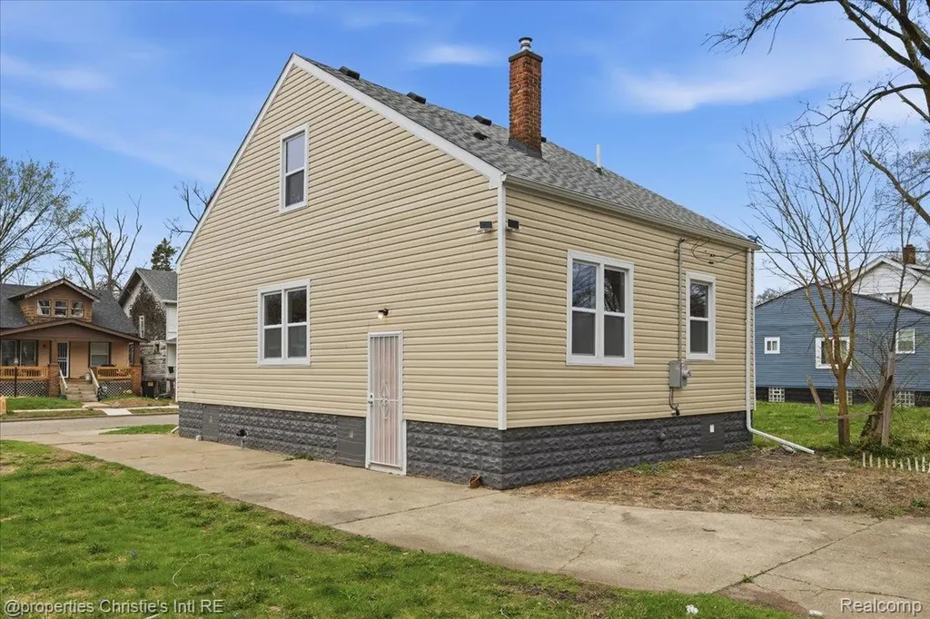 16596 Santa Rosa Drive Detroit City MI 48221