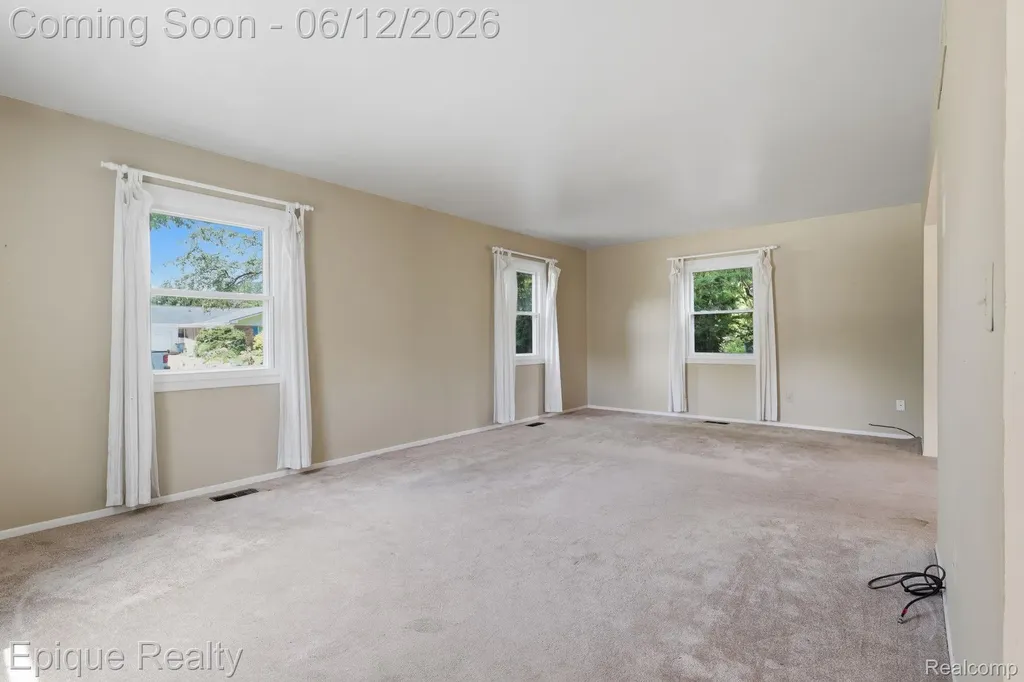 4856 Danbury Drive Troy City MI 48085