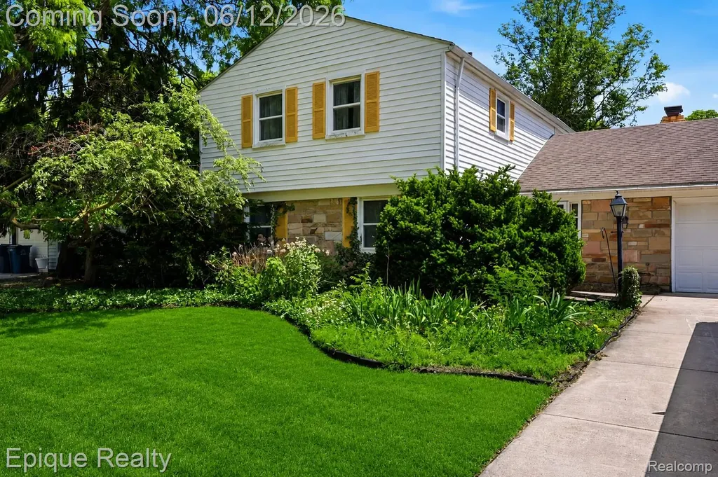 4856 Danbury Drive Troy City MI 48085