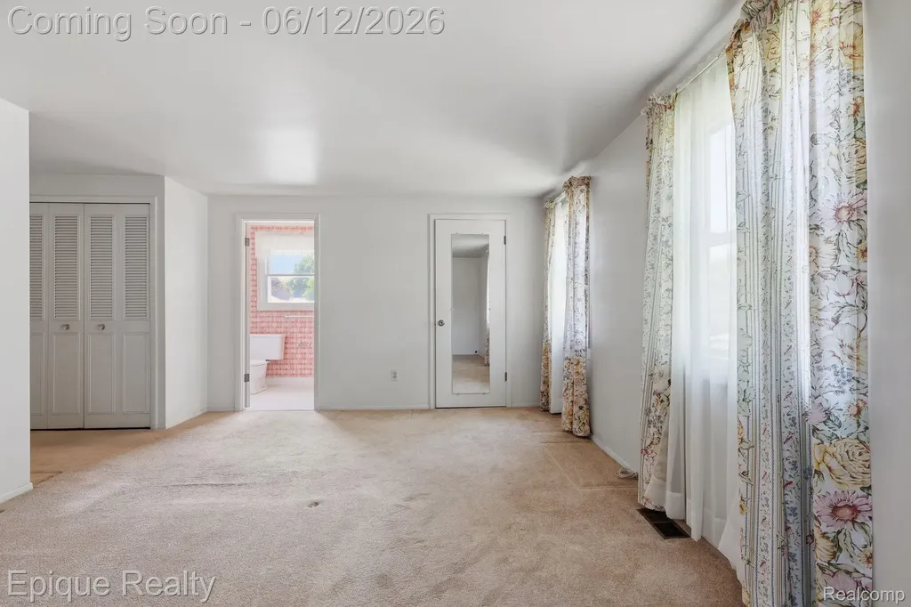 4856 Danbury Drive Troy City MI 48085