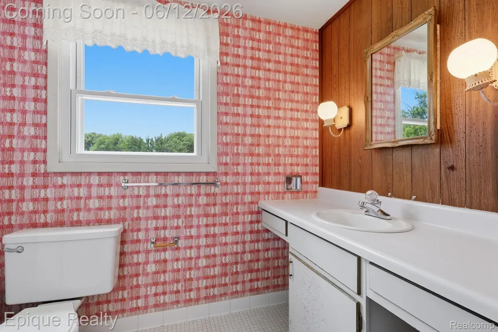 4856 Danbury Drive Troy City MI 48085