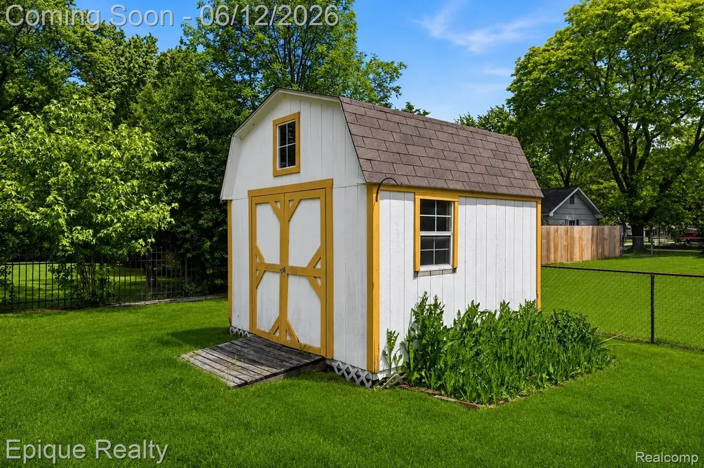 4856 Danbury Drive Troy City MI 48085