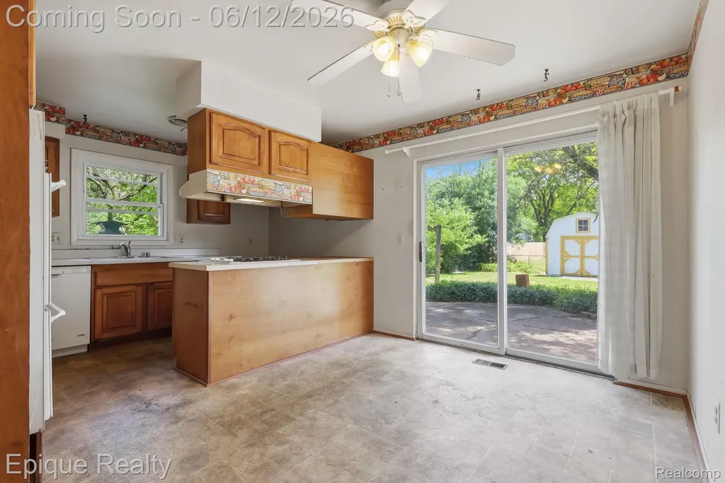 4856 Danbury Drive Troy City MI 48085