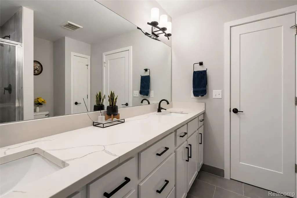 41626 Orianna Lane Novi City MI 48375