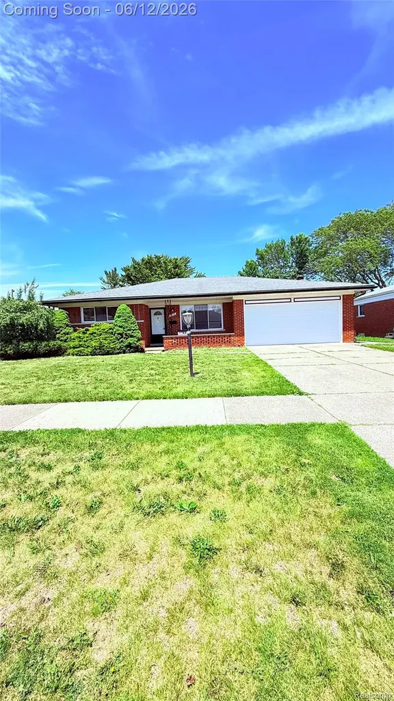 13051 Iowa Drive Warren City MI 48088
