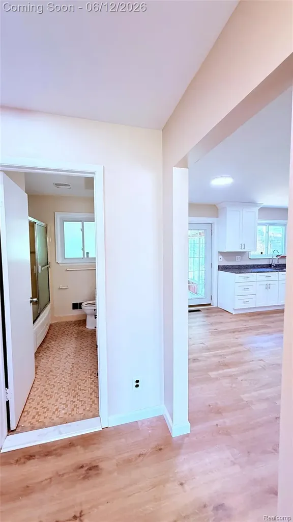 13051 Iowa Drive Warren City MI 48088