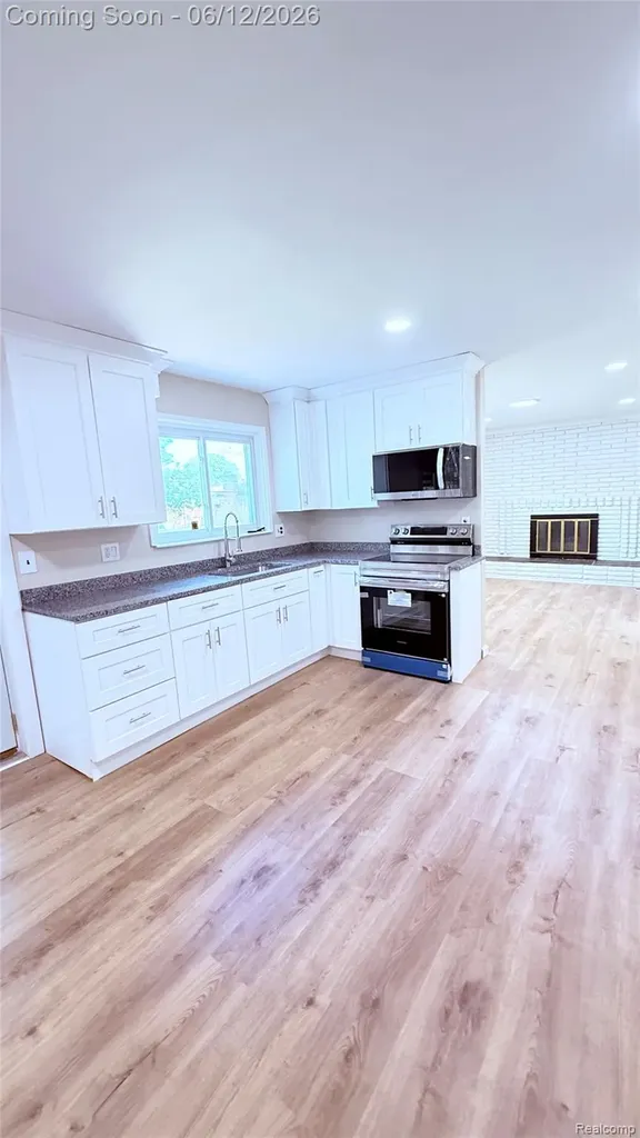 13051 Iowa Drive Warren City MI 48088