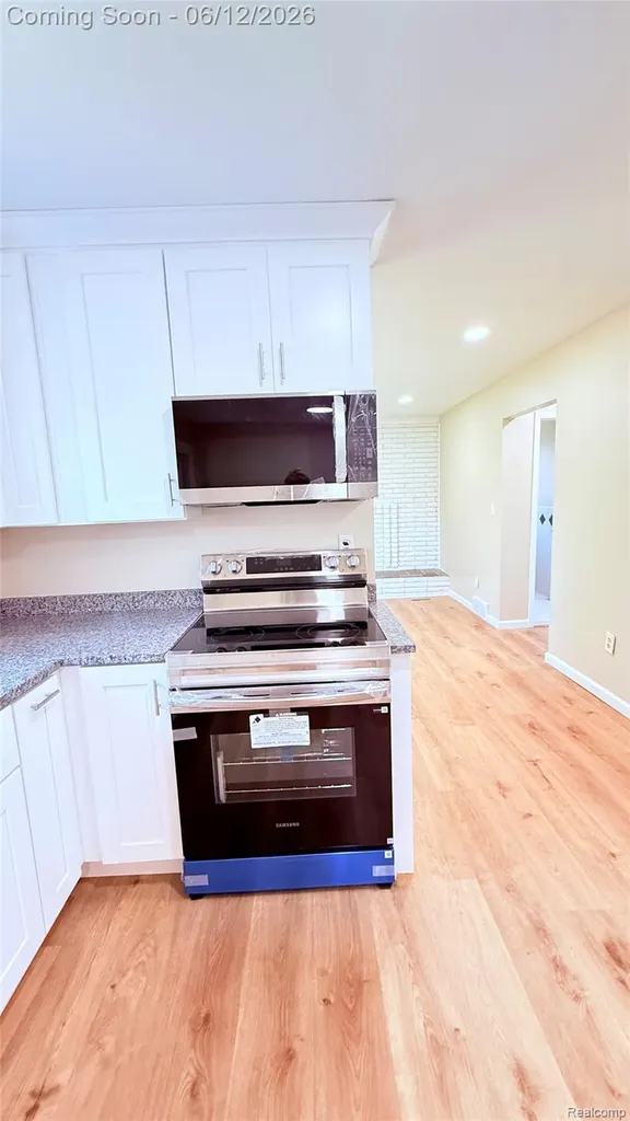 13051 Iowa Drive Warren City MI 48088