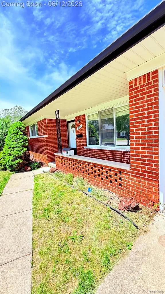 13051 Iowa Drive Warren City MI 48088