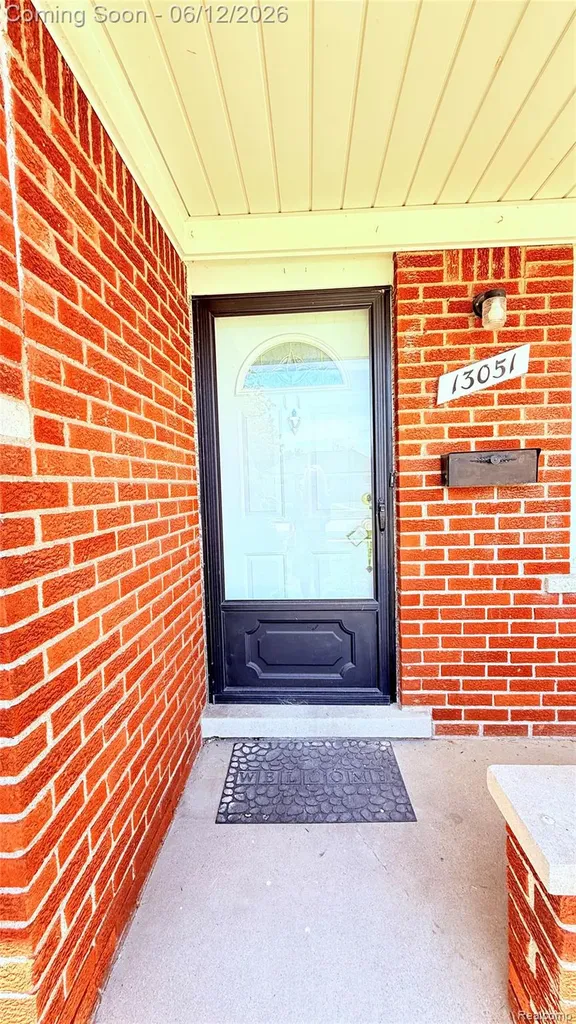 13051 Iowa Drive Warren City MI 48088