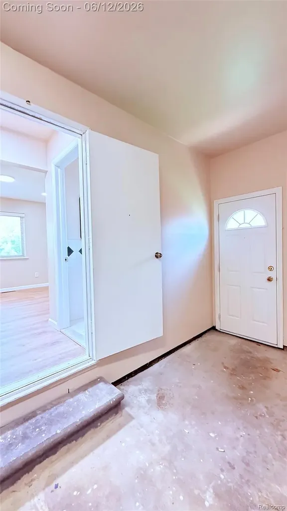 13051 Iowa Drive Warren City MI 48088