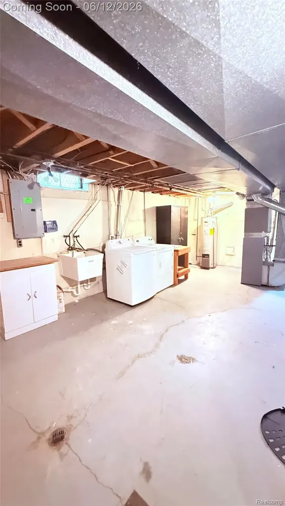 13051 Iowa Drive Warren City MI 48088