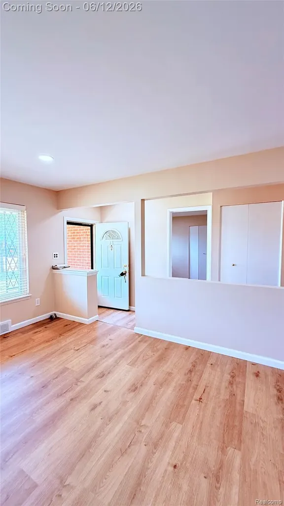 13051 Iowa Drive Warren City MI 48088
