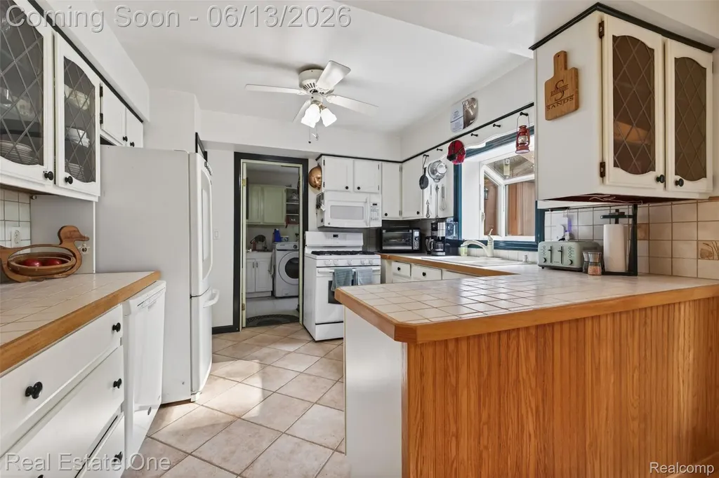 5466 Grange Hall Road Groveland Township MI 48442