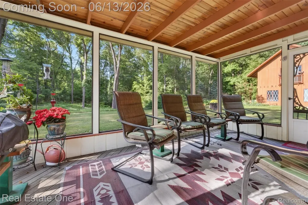 5466 Grange Hall Road Groveland Township MI 48442