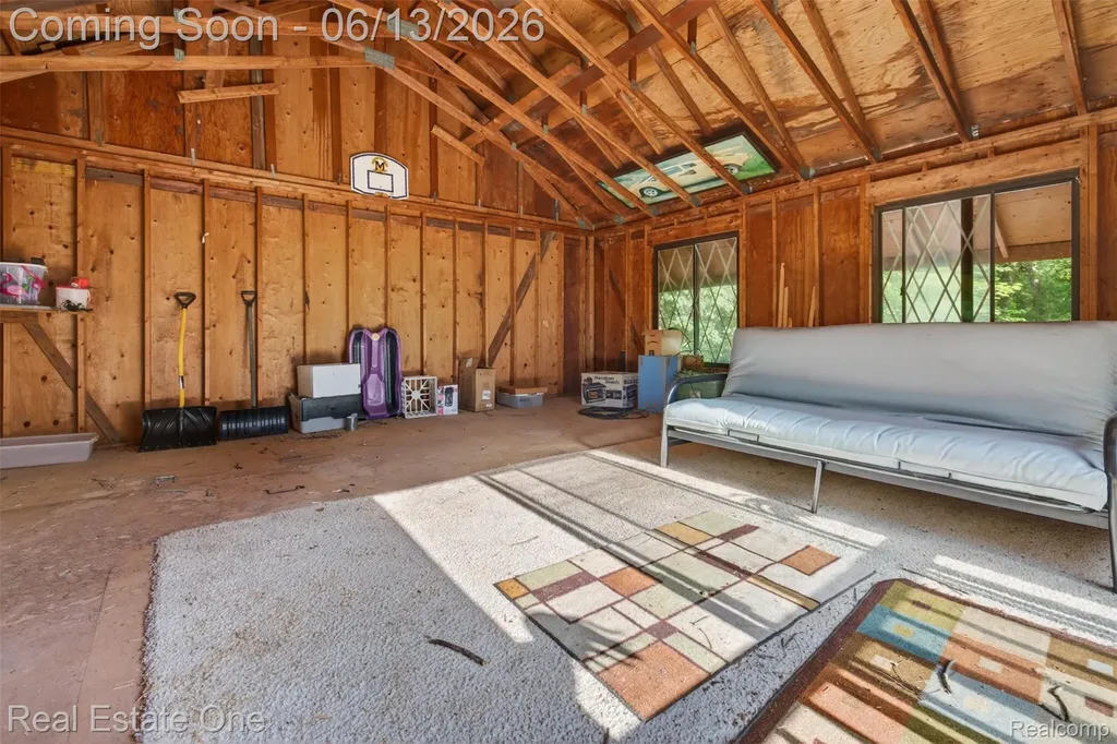 5466 Grange Hall Road Groveland Township MI 48442
