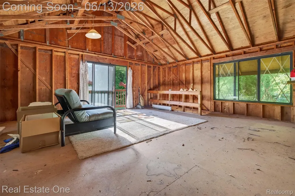 5466 Grange Hall Road Groveland Township MI 48442