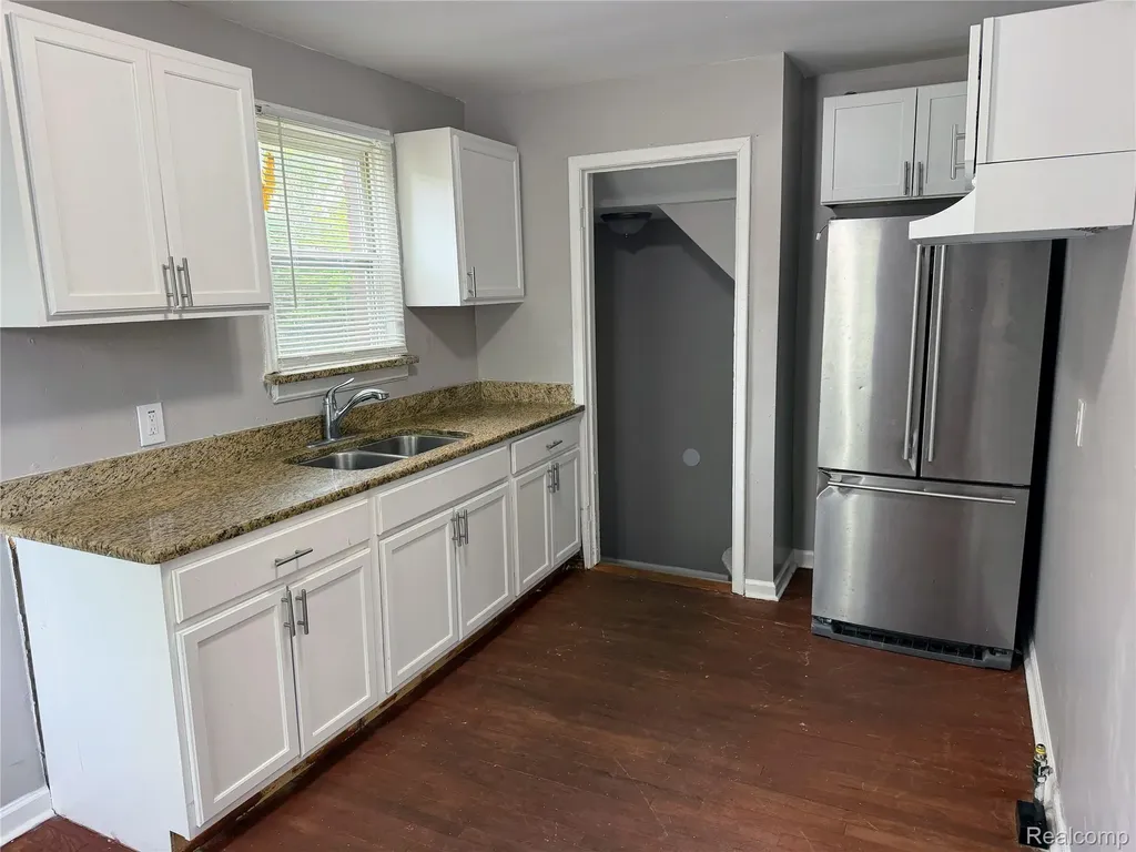 14903 Woodmont Avenue Detroit City MI 48227